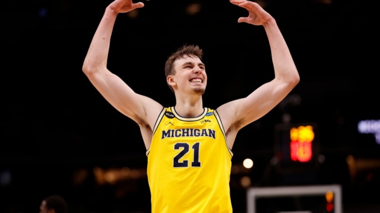 己的射门准 己的射门准